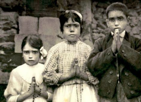 les-trois-pastoureaux-de-fatima-sanctuaire-de-fatima.jpg